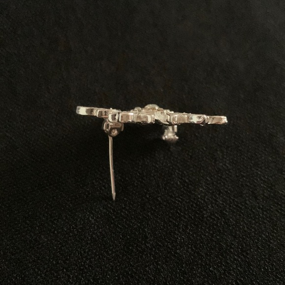 Sparking Snowflake brooch - Picture 4 of 4